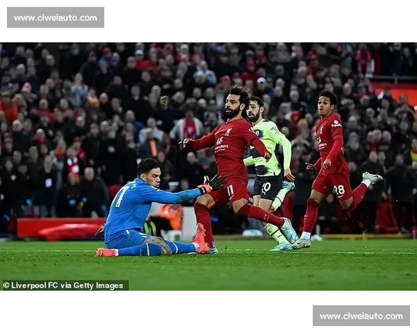 曼联迎战纽卡，红魔力拼喜鹊争夺英超关键三分之战